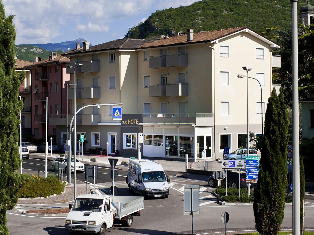 Hotel Rubino Nago-Torbole Bagian luar foto