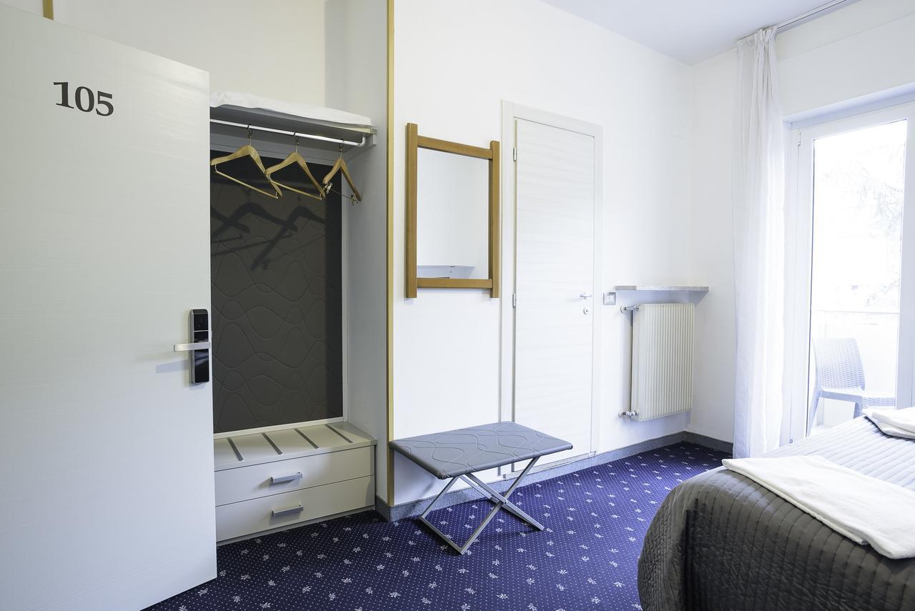Hotel Rubino Nago-Torbole Bagian luar foto
