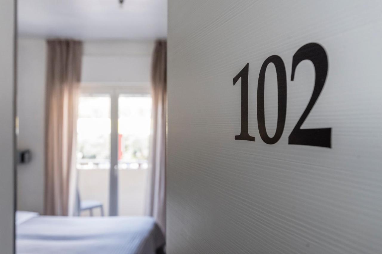 Hotel Rubino Nago-Torbole Bagian luar foto