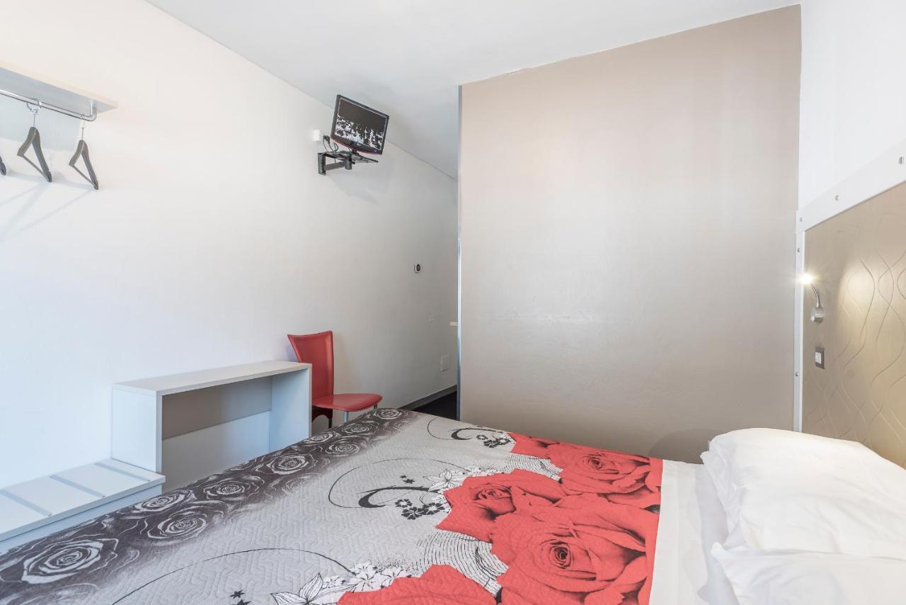 Hotel Rubino Nago-Torbole Bagian luar foto