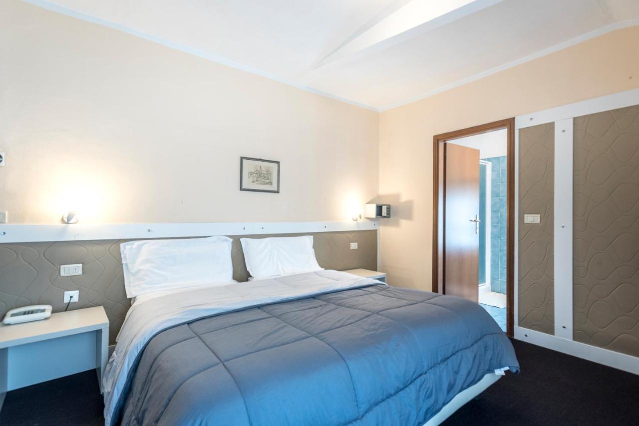 Hotel Rubino Nago-Torbole Bagian luar foto